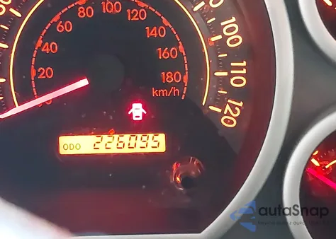 2010 Toyota Tundra Grade 4.6L V8 z USA, uszkodzony, nr VIN 5TFRM5F13AX019918